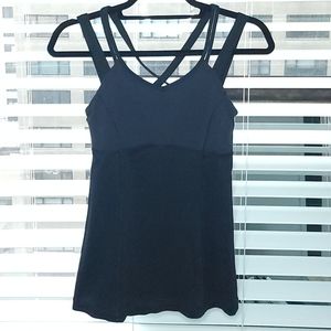 LULULEMON 4 black tank top w shelf bra